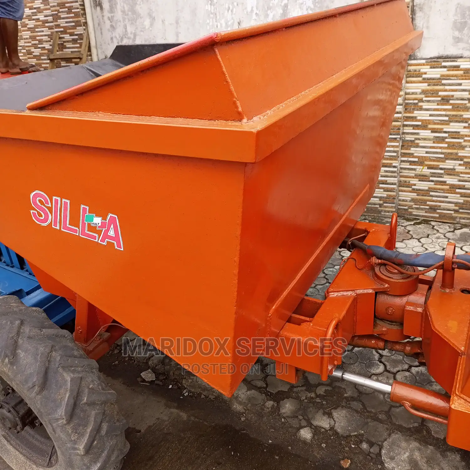 Silla 750 Concrete Dumper