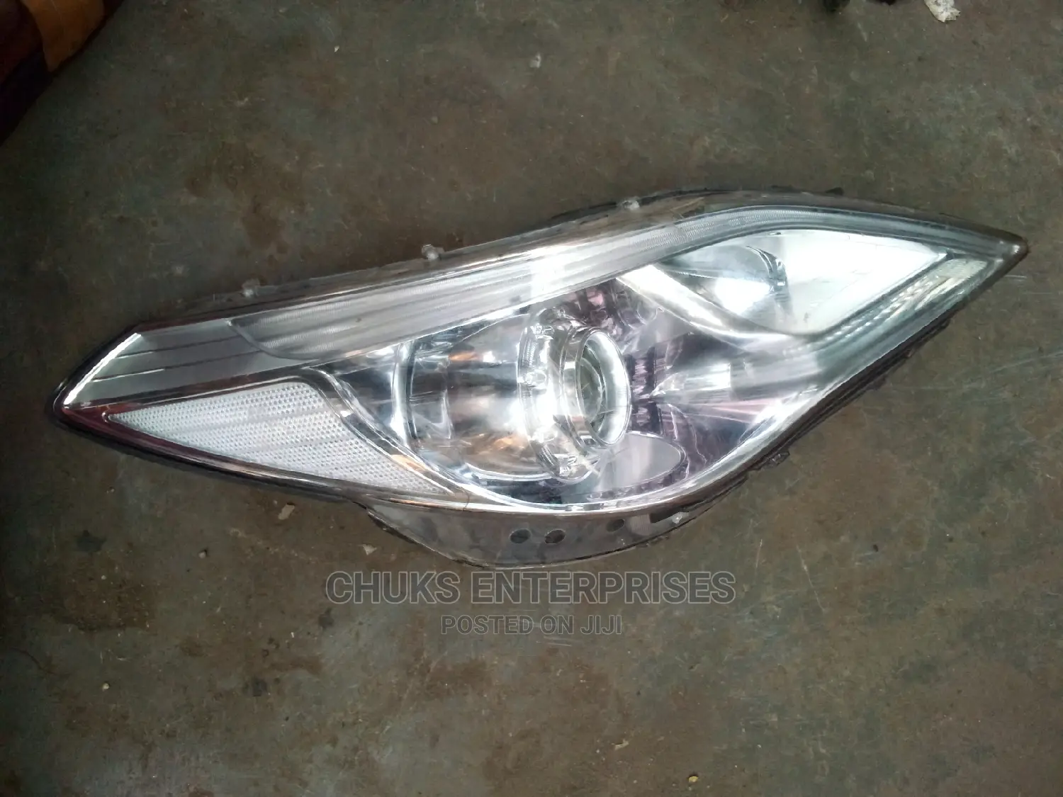 Hyundai Azera 2012 Headlight Europe