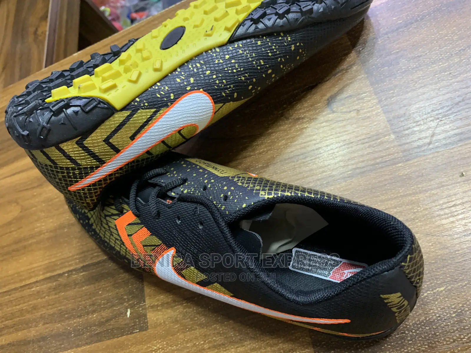 Nike Soccer Boot (Studless)