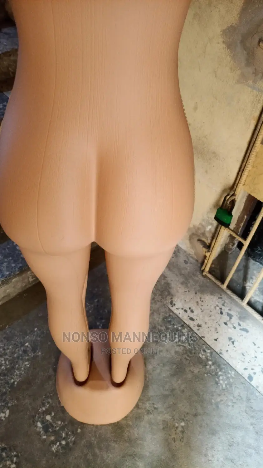 Size 10 Body Female Armless And Headless Mannequin Display