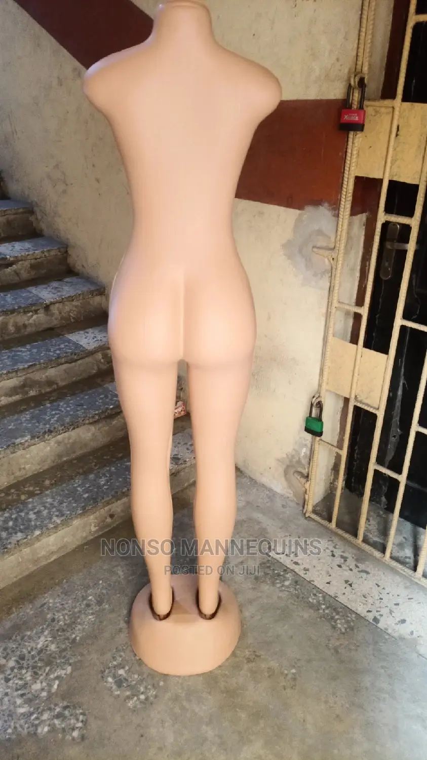 Size 10 Body Female Armless And Headless Mannequin Display