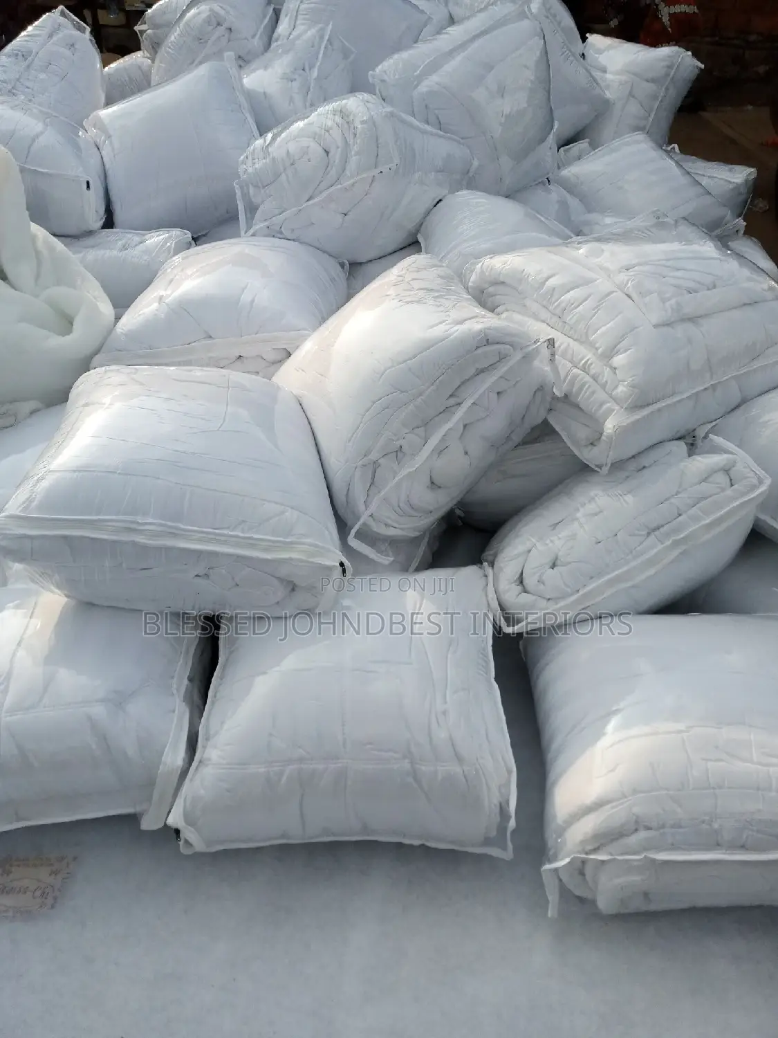 PURE COTTON WHITE (Double Fibre Duvets With Bedsheet)King.