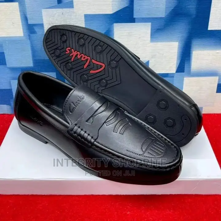 Clarks Men's Plain Casual Shoe Clark - Black.