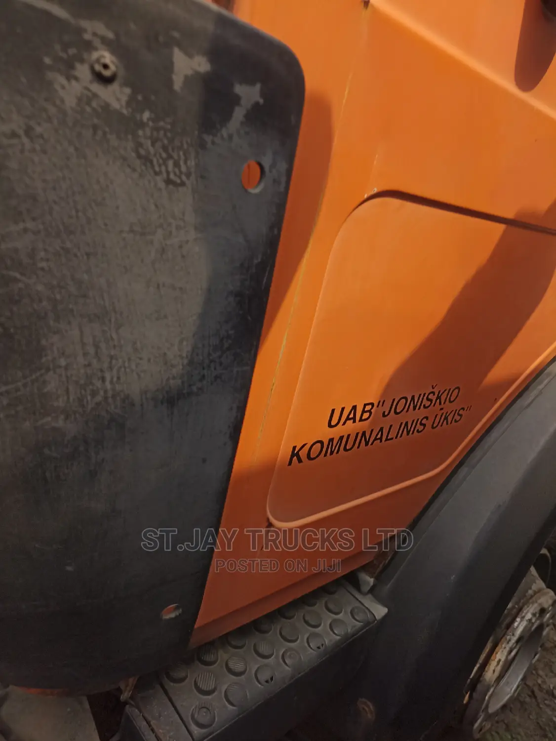 Mercedes Benz 2422 1996 Orange