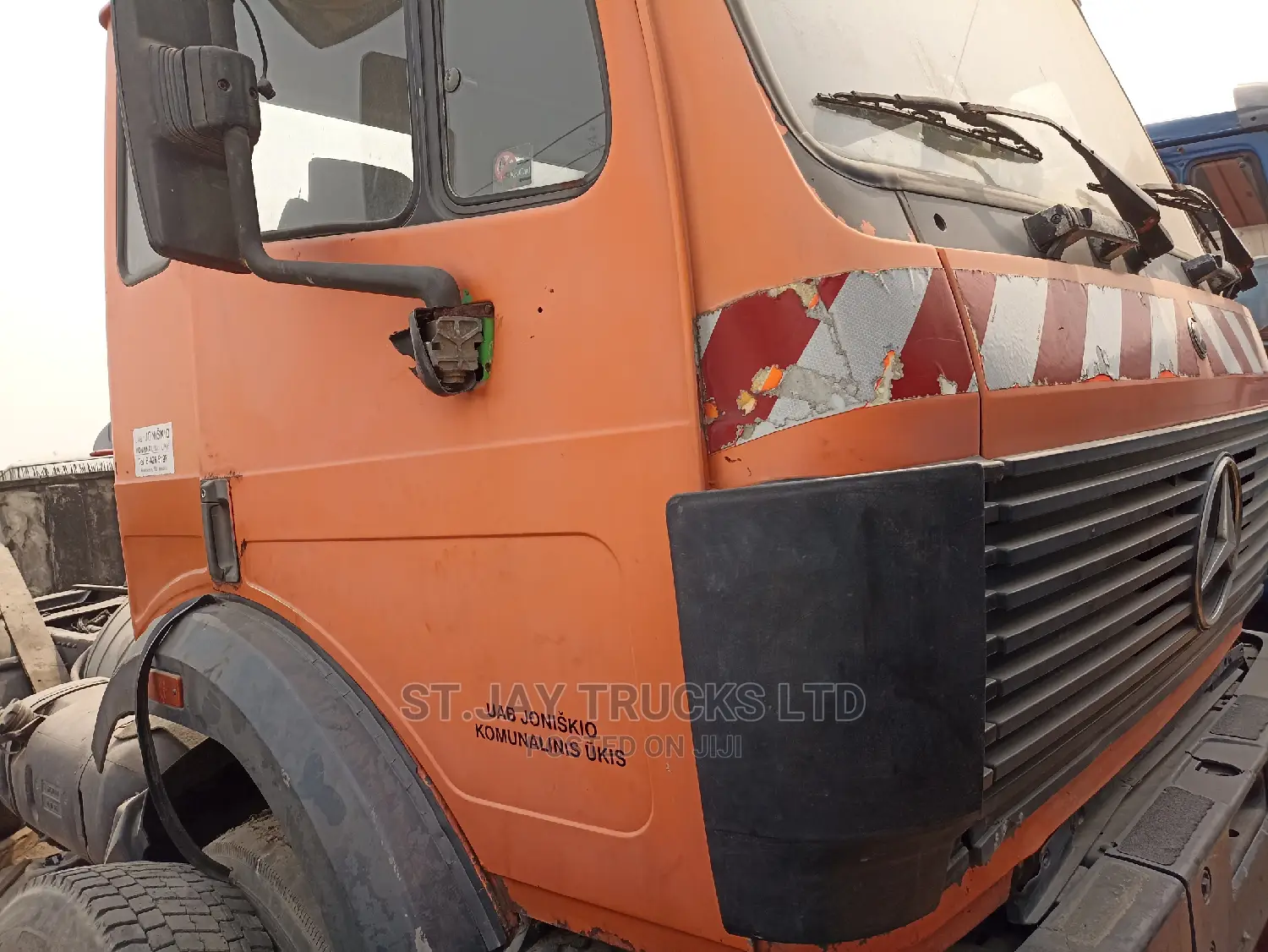 Mercedes Benz 2422 1996 Orange