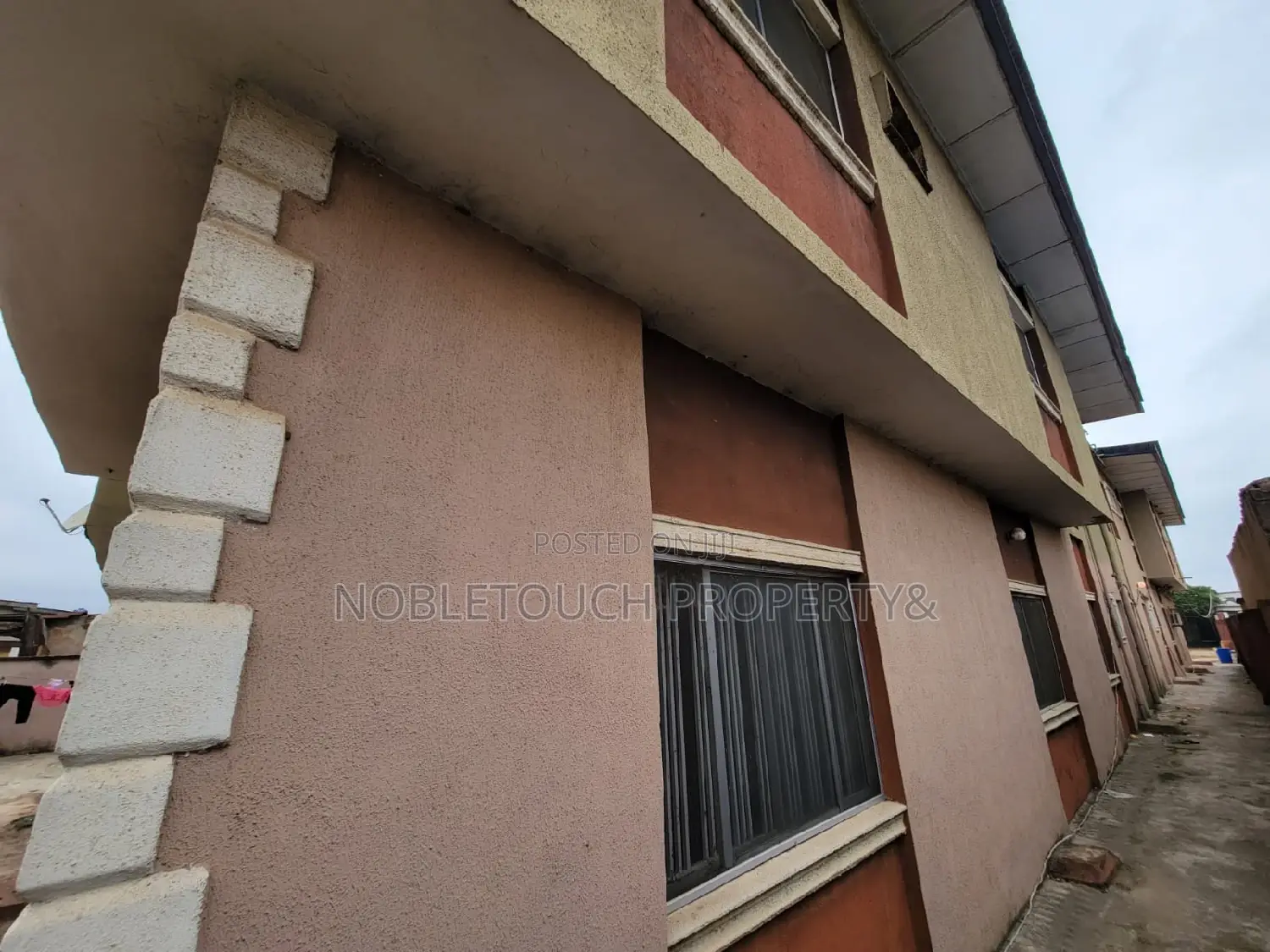 8bdrm Duplex in Ejigbo Lagos for sale