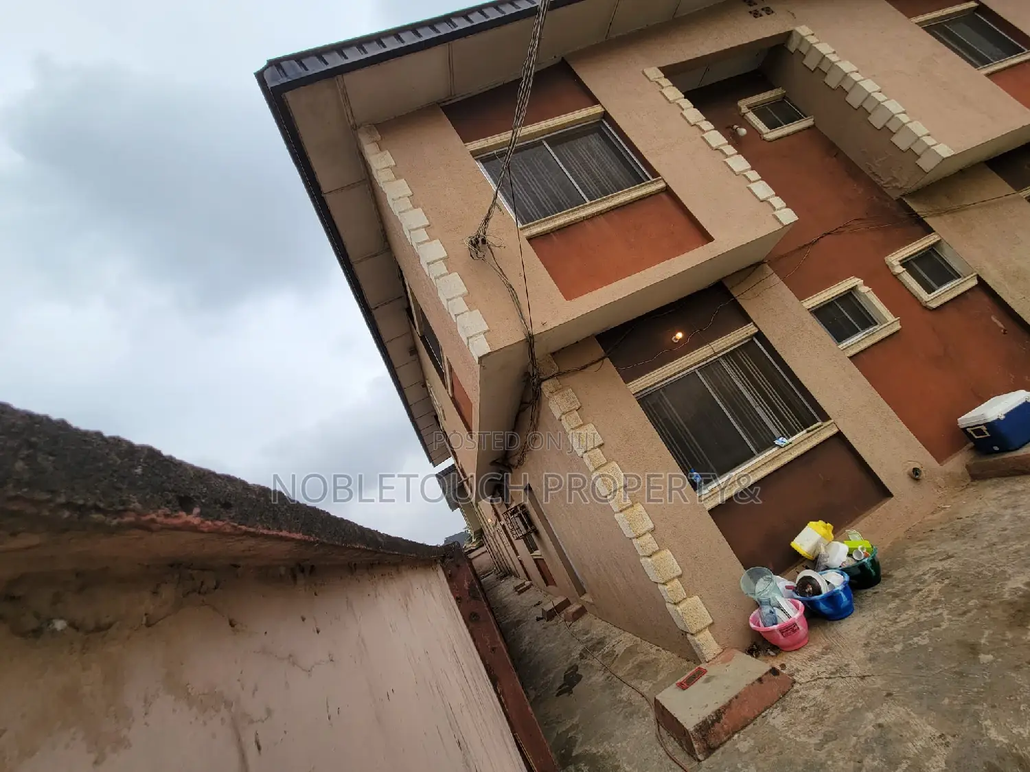8bdrm Duplex in Ejigbo Lagos for sale