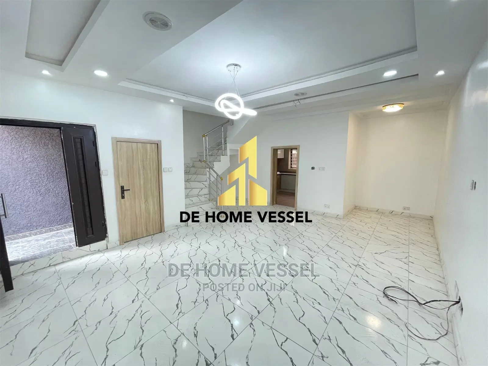4bdrm Townhouse/Terrace in Chevron for Sale