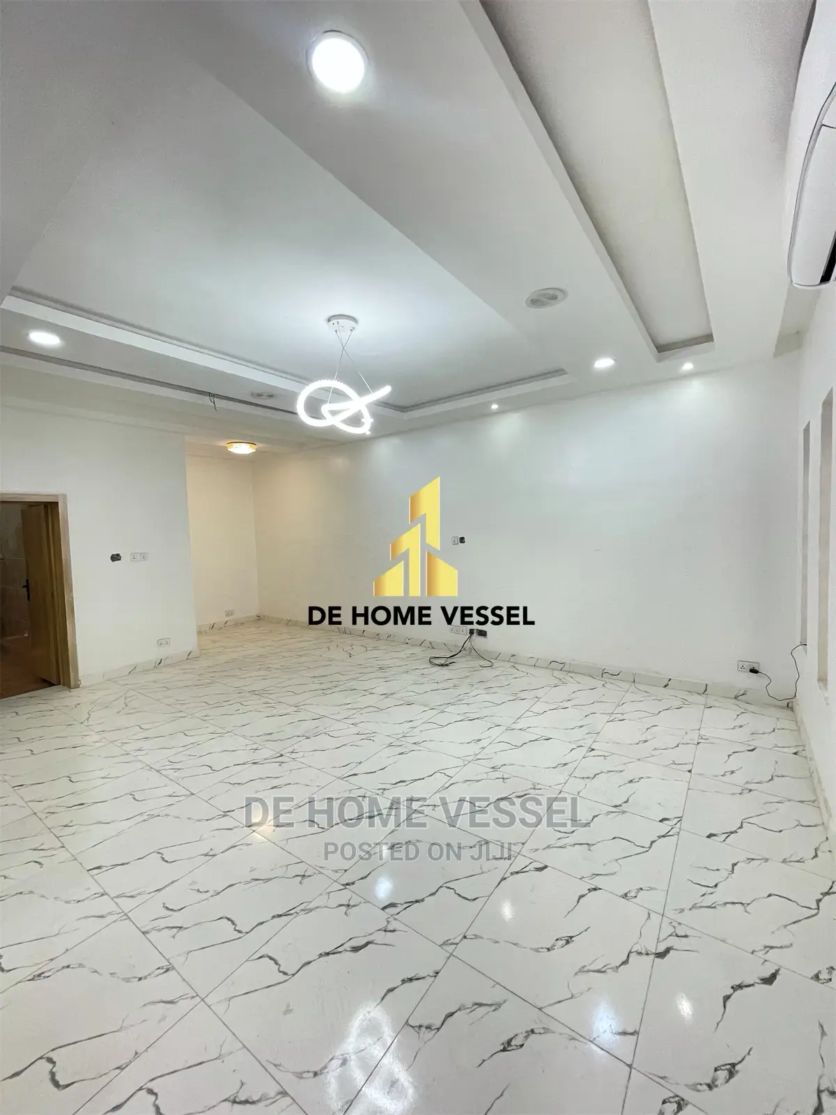 4bdrm Townhouse/Terrace in Chevron for Sale