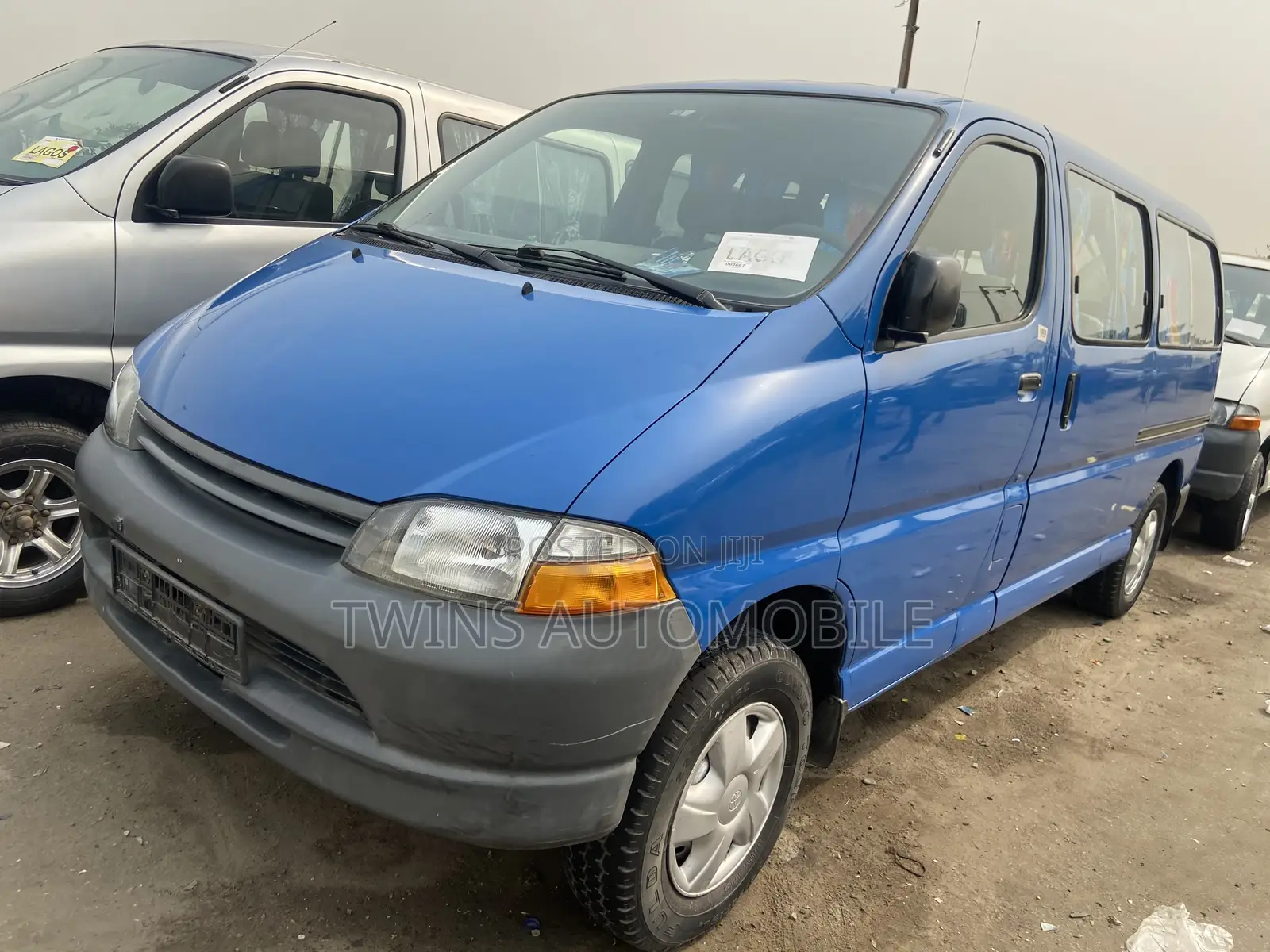 Toyota HiAce 2004 Blue