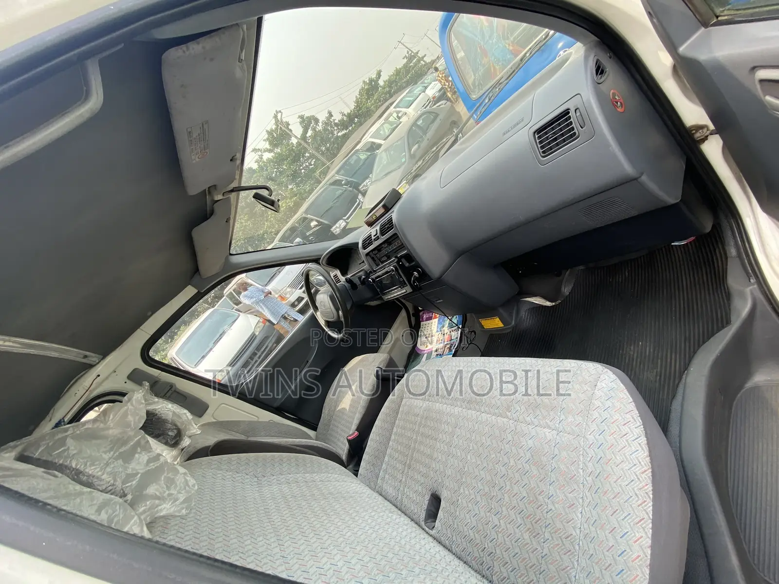Toyota HiAce 2004 Blue