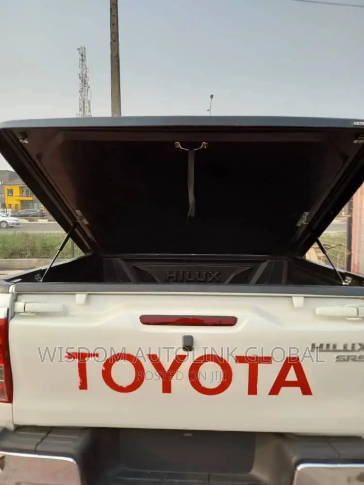 Boot Cover for Toyota Hilux 2015-2019 With Shocks