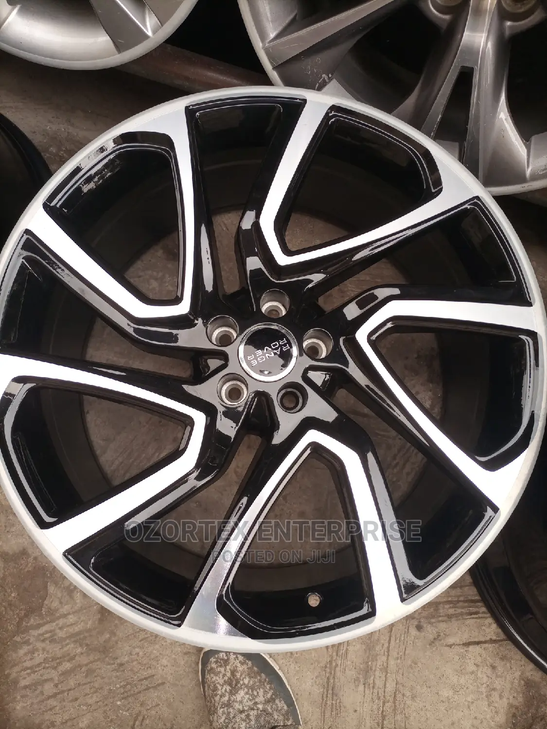 Quality 21 Rim/ Alloy Wheel for Range Rover E-Vogue.