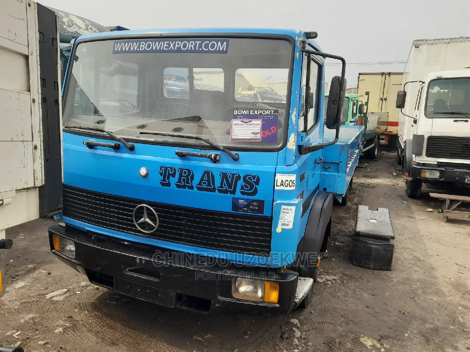 1999 814 Blue Benz Truck