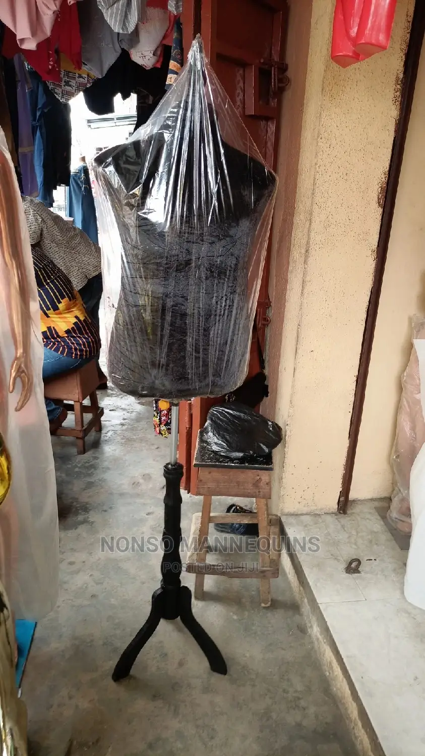 Wooden Head And Wooden Tripod Leg Male Pinnable Dressform