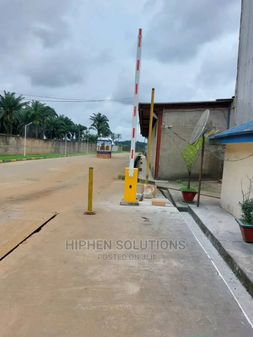 High Accuracy Boom Barrier Parking Lot