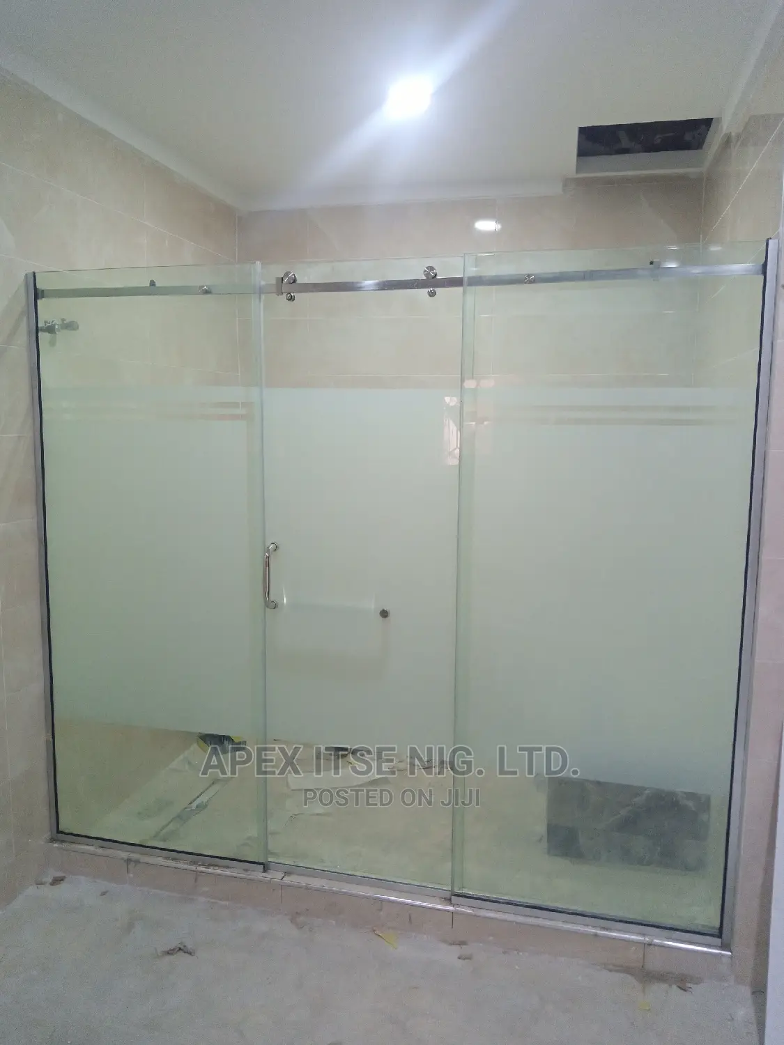 Master Shower Cubicle