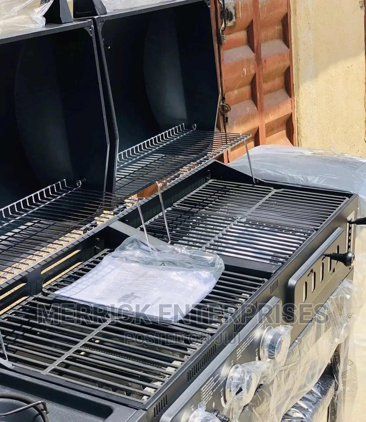 Charcoal and Gas BBQ Grill