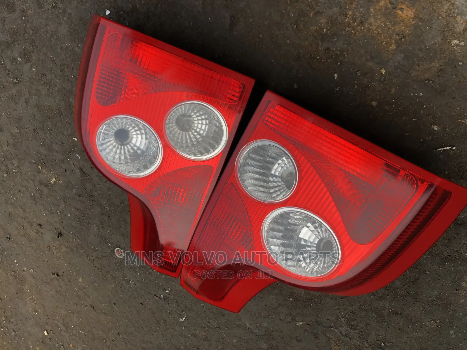 03-06 Volvo Xc90 Rear Light
