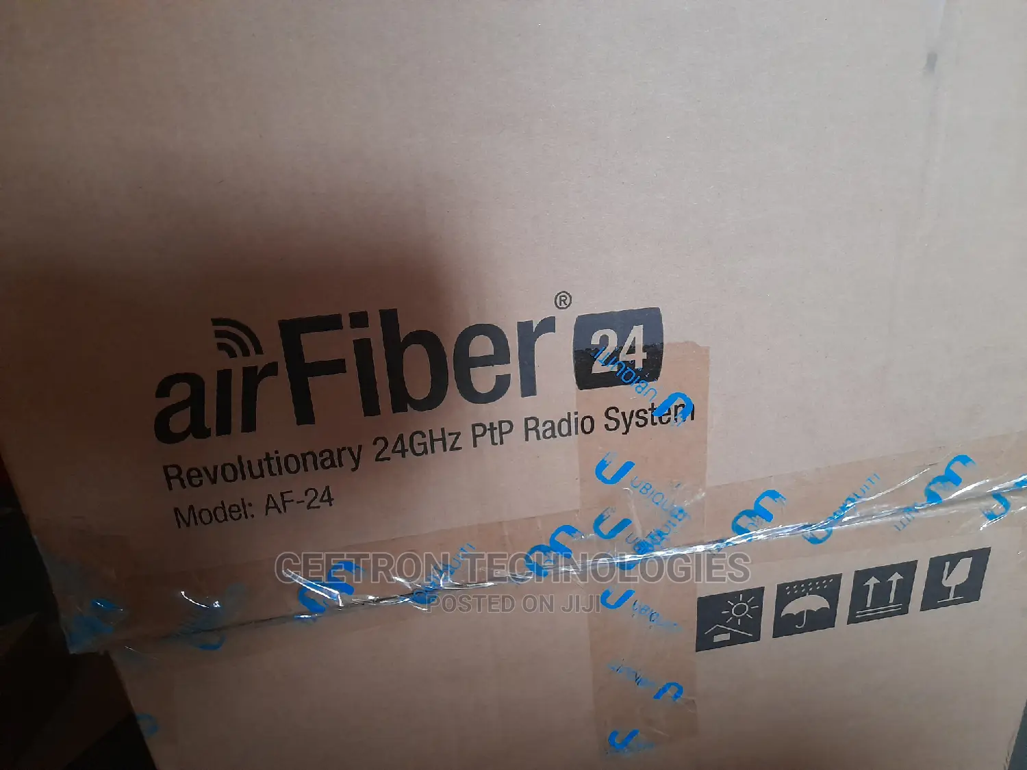 UBIQUITI:AF-24 24 Ghz Point-To-Point,1.4 Gbps + Back Haul