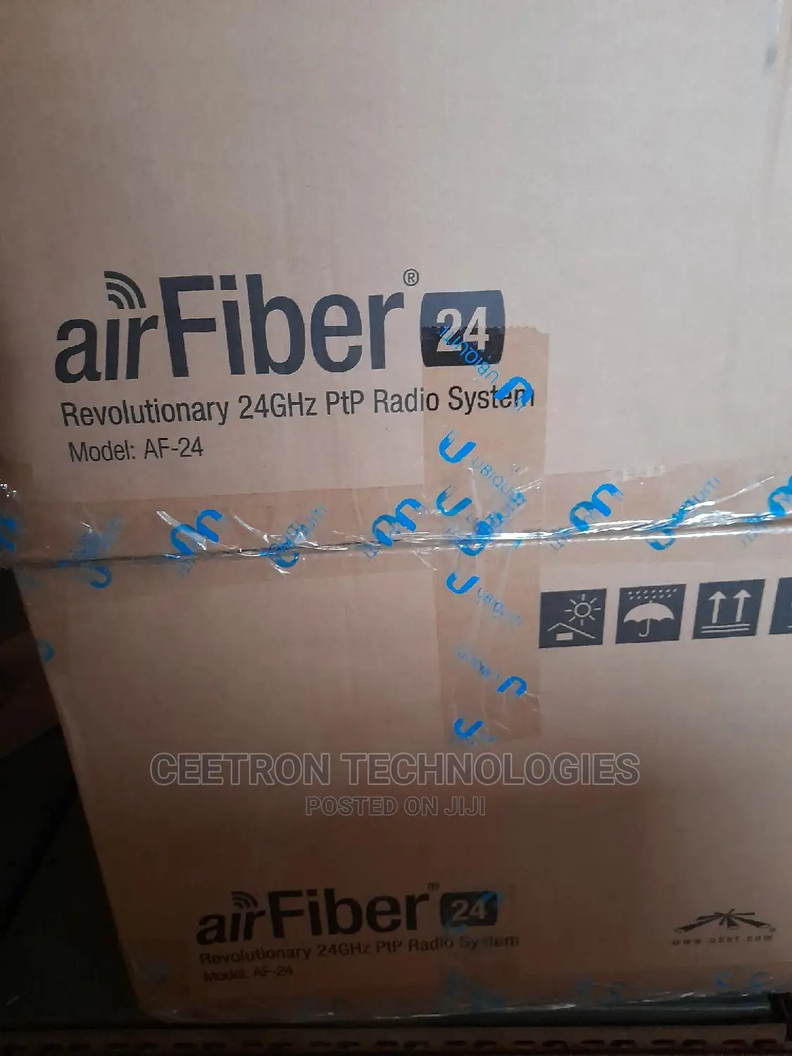 UBIQUITI:AF-24 24 Ghz Point-To-Point,1.4 Gbps + Back Haul