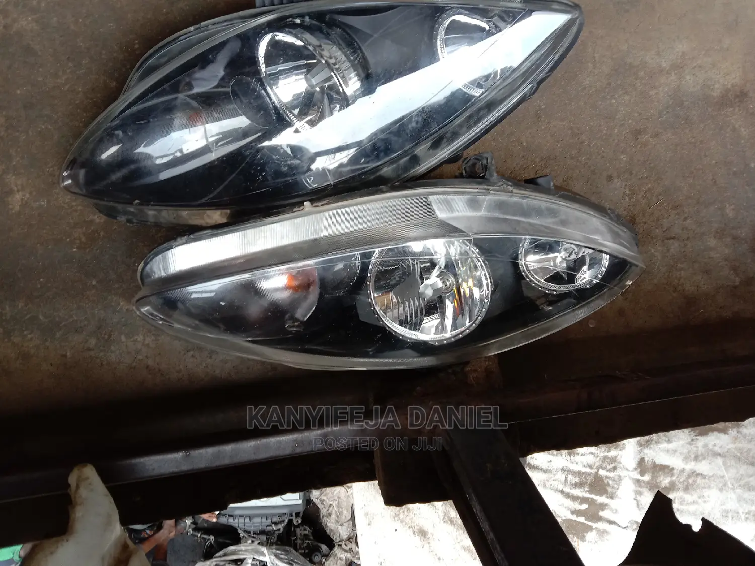 Headlight Seat 2008