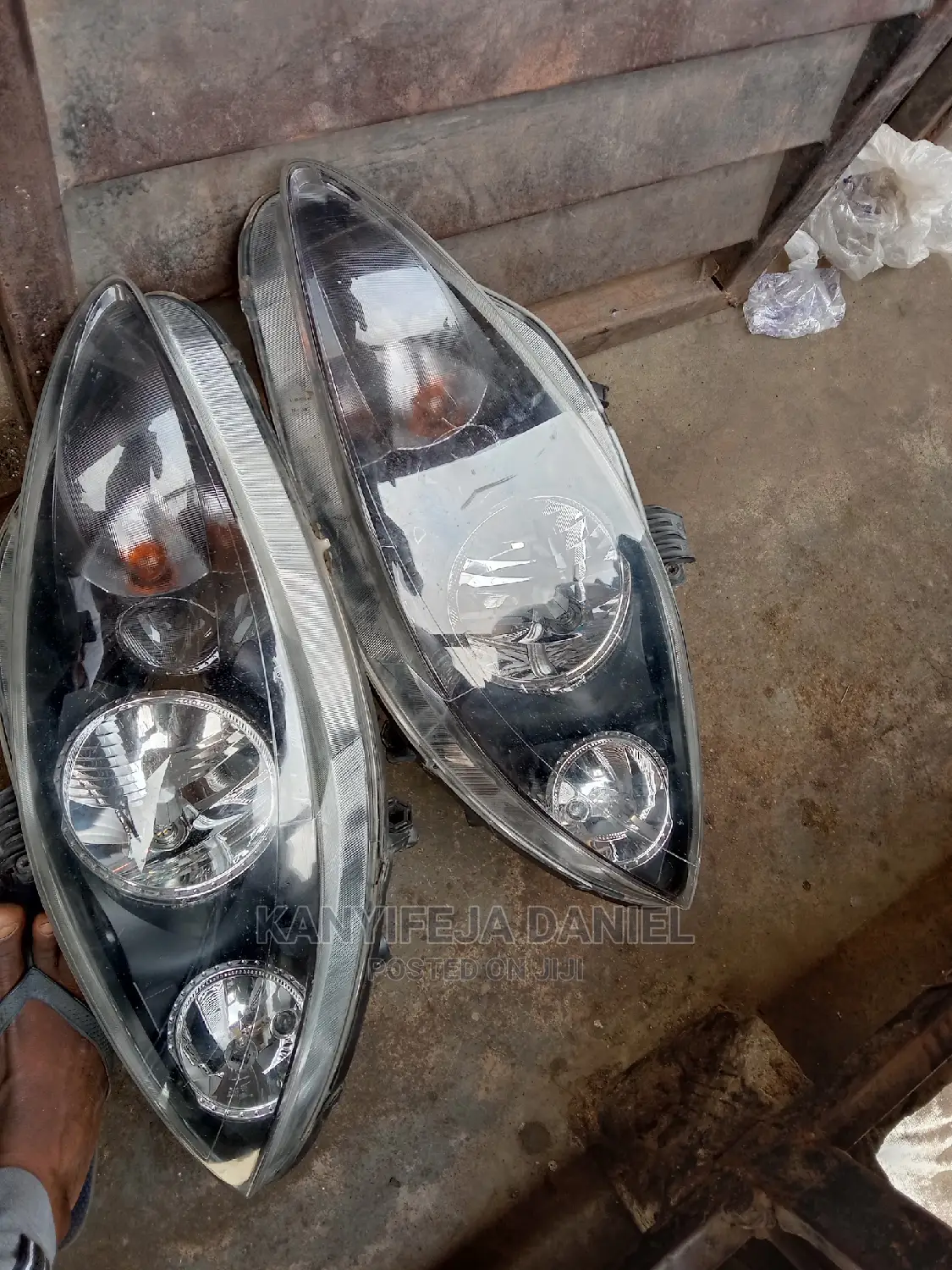 Headlight Seat 2008