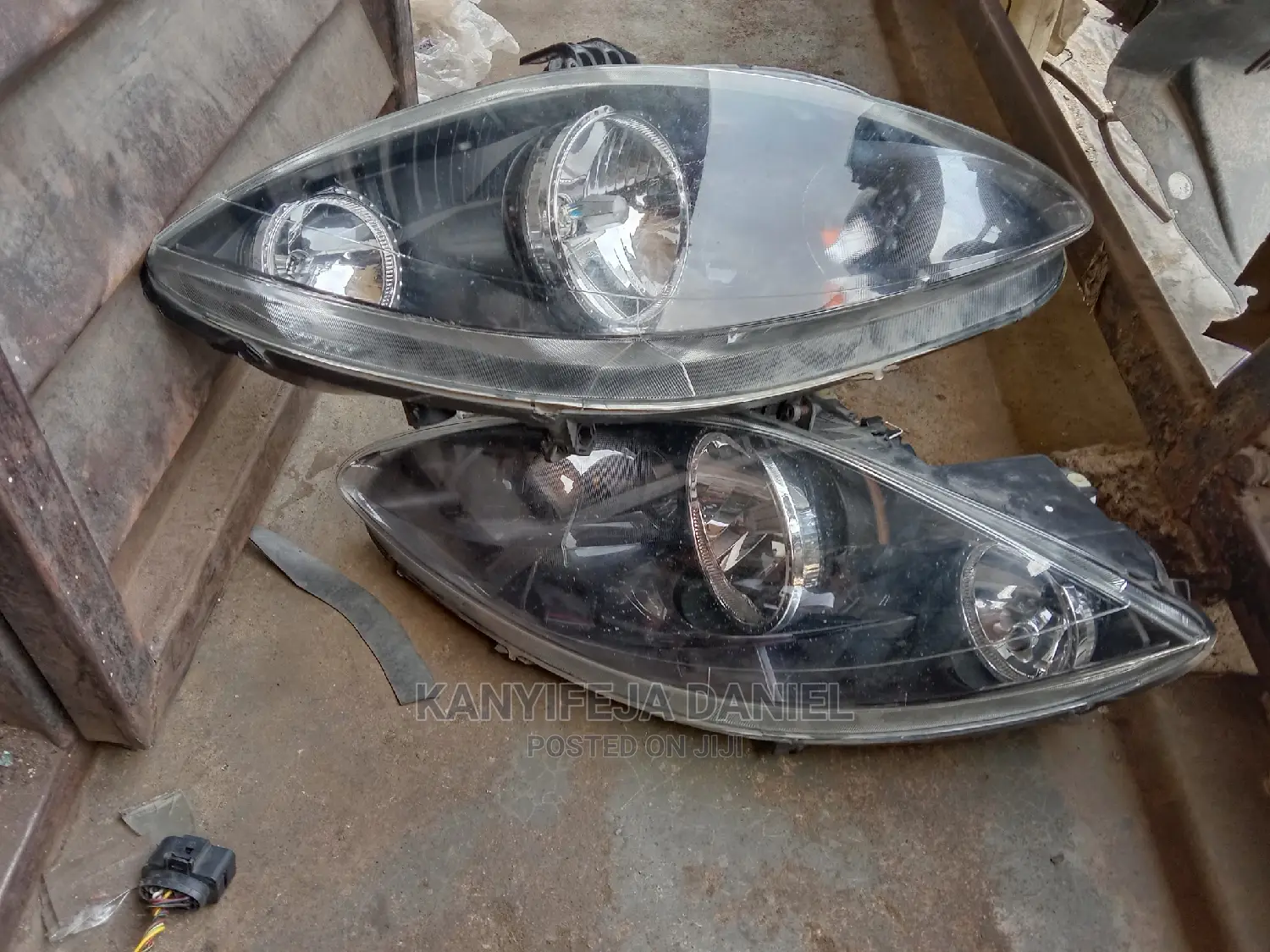 Headlight Seat 2008