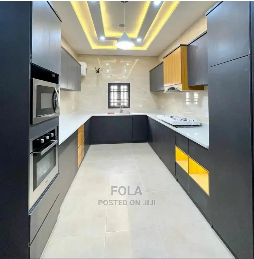 Plasterboard Ceiling Screeding
