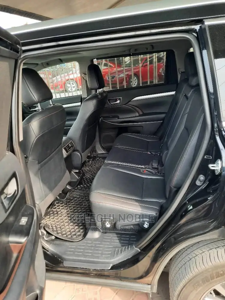 Toyota Highlander XLE 2019 Black