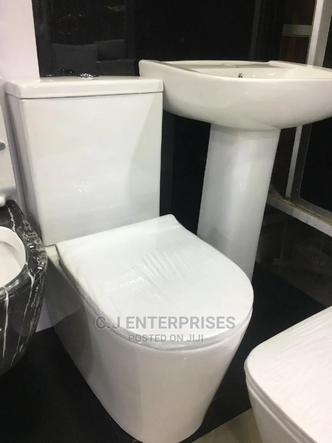 Water Closet Ceramic (Payment On Delivery)