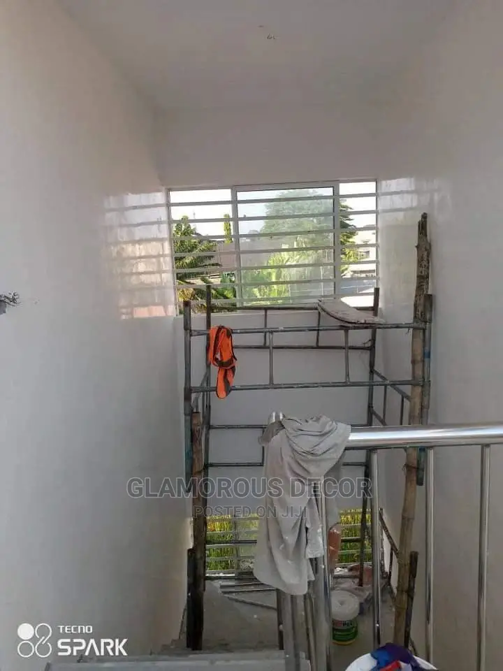 Pop Ceilings , Screeding Tv Console
