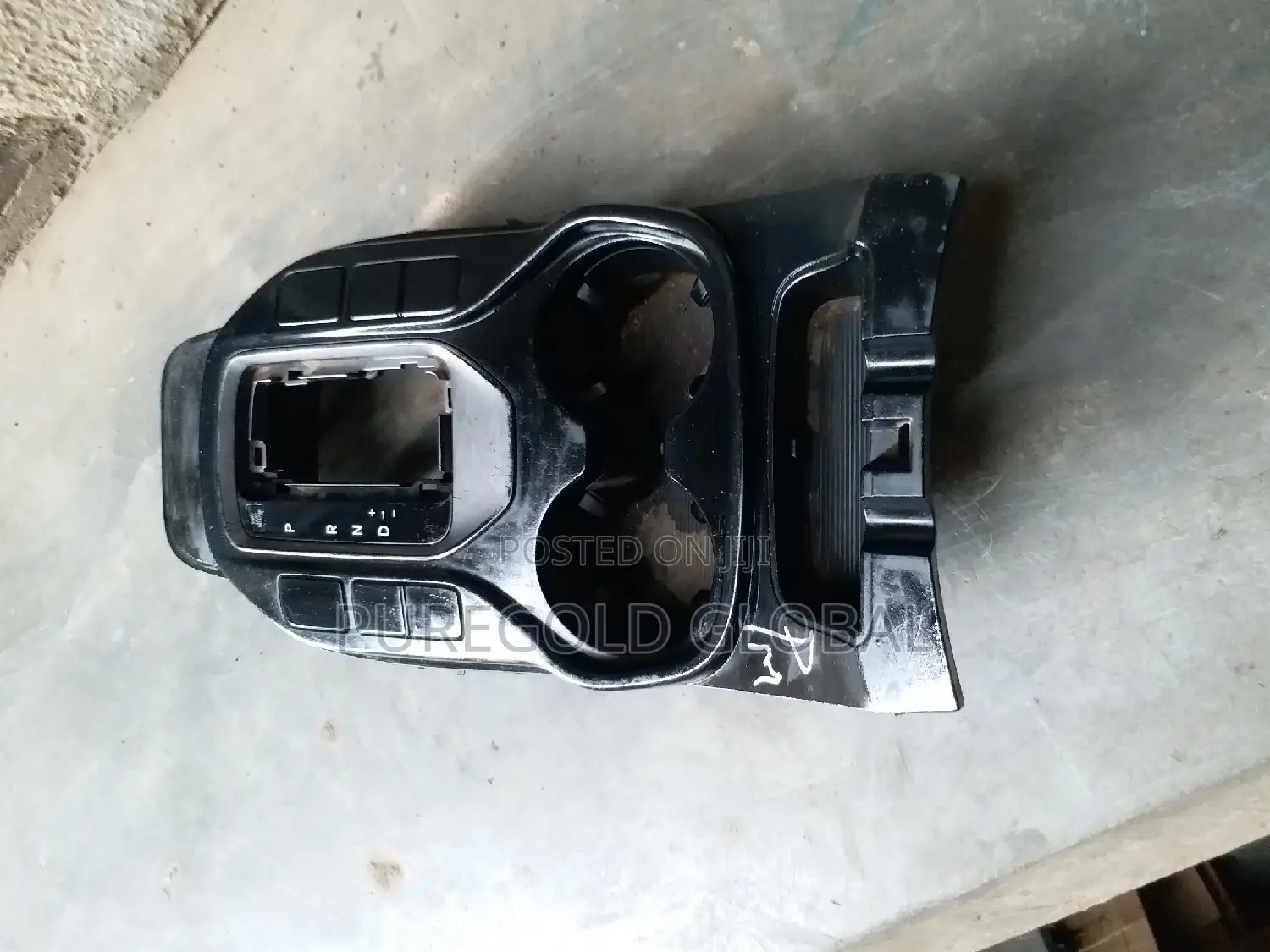 Hyundai Santafe 2014 Gear Console