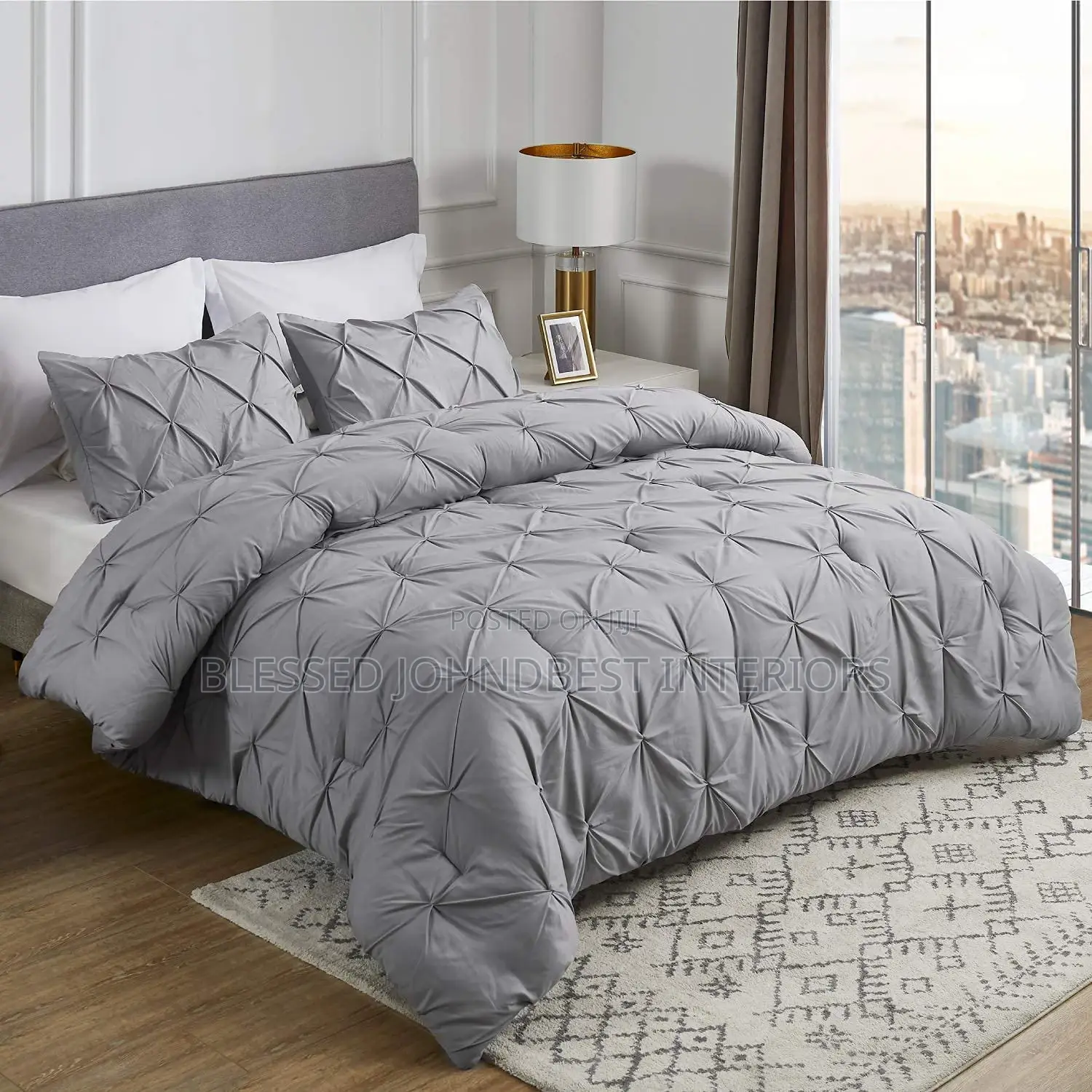 Duvet Set With Pleated Design