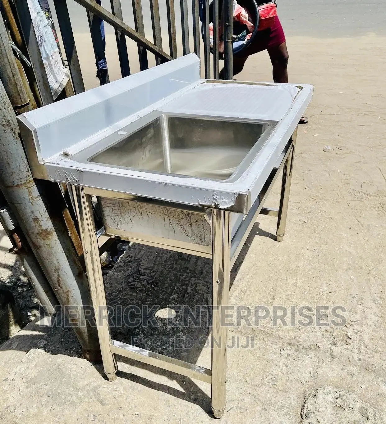 Commercial Sink With Side