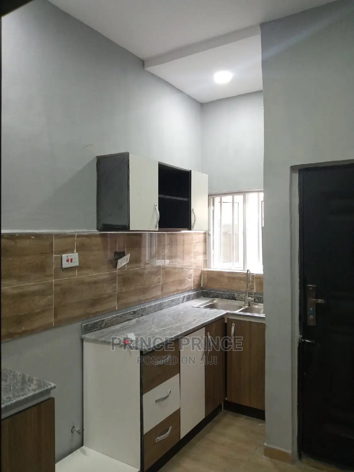 Furnished 2bdrm Block of Flats in Surulere for rent