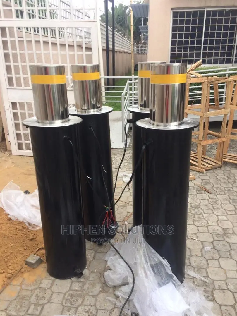 Bollards Road Barrier for Security