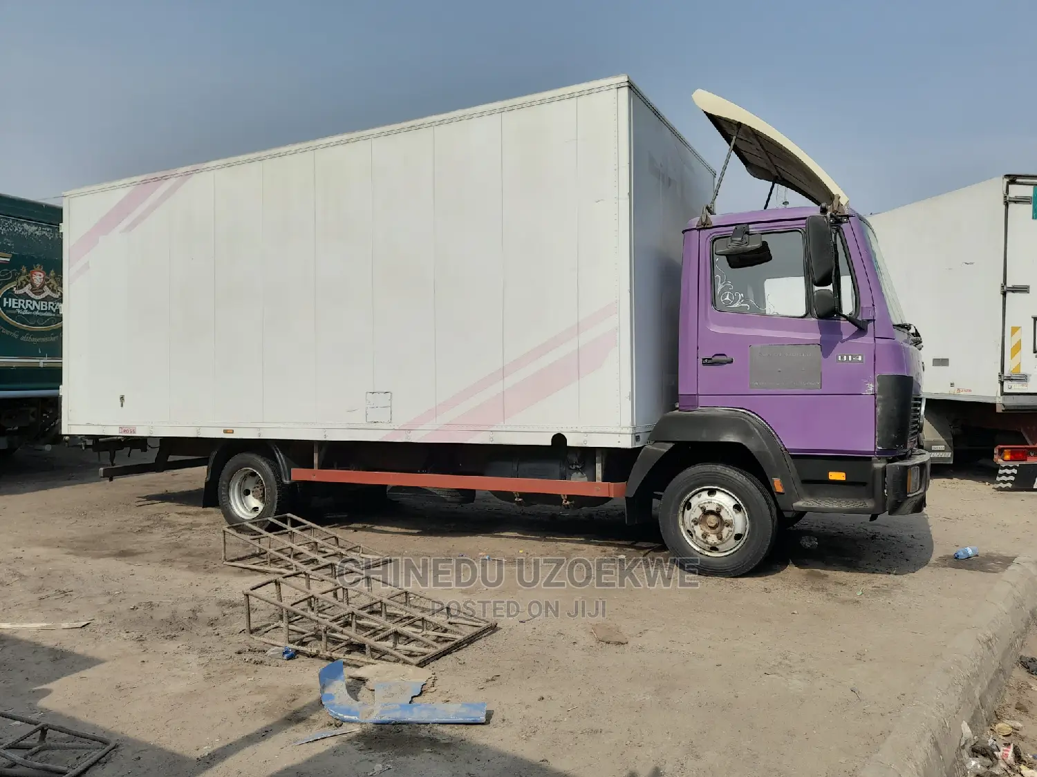 Mercedes-Benz 814 Truck