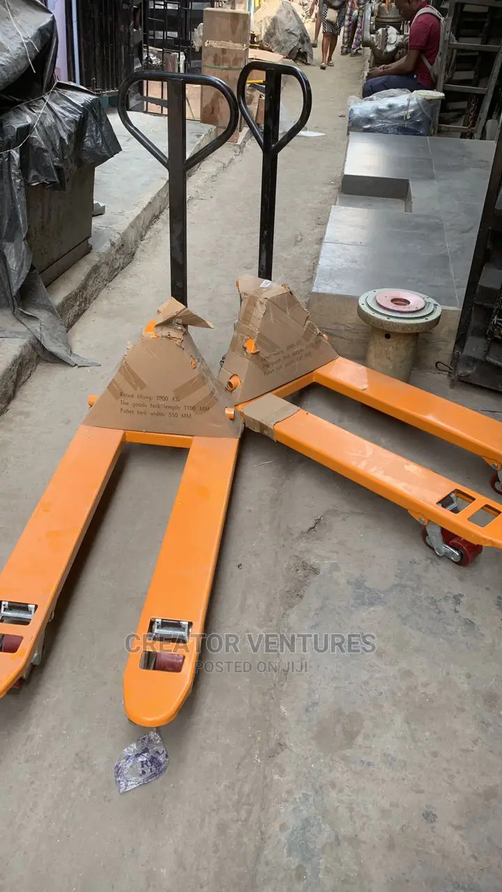 Pallet Truck 3tons/ 3000kg for Carriage of Heavy Equipments.