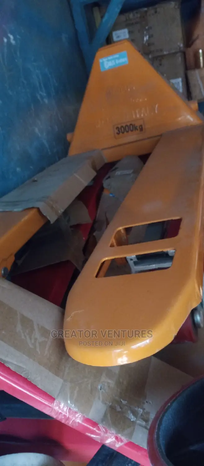 Pallet Truck 3tons/ 3000kg for Carriage of Heavy Equipments.
