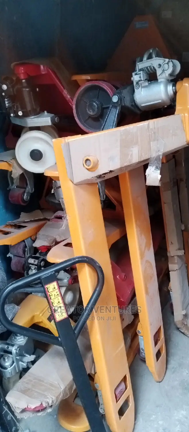 Pallet Truck 3tons/ 3000kg for Carriage of Heavy Equipments.