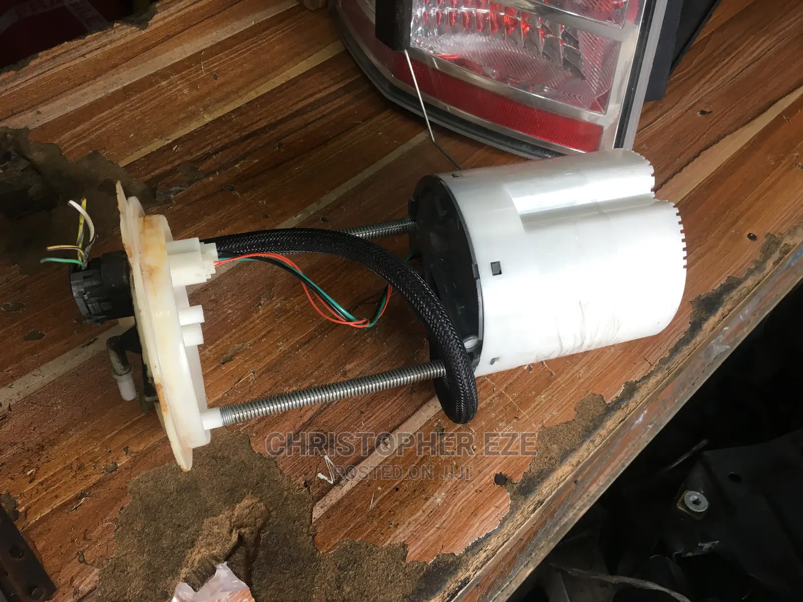 Complete Fuel Pump Ford Escape