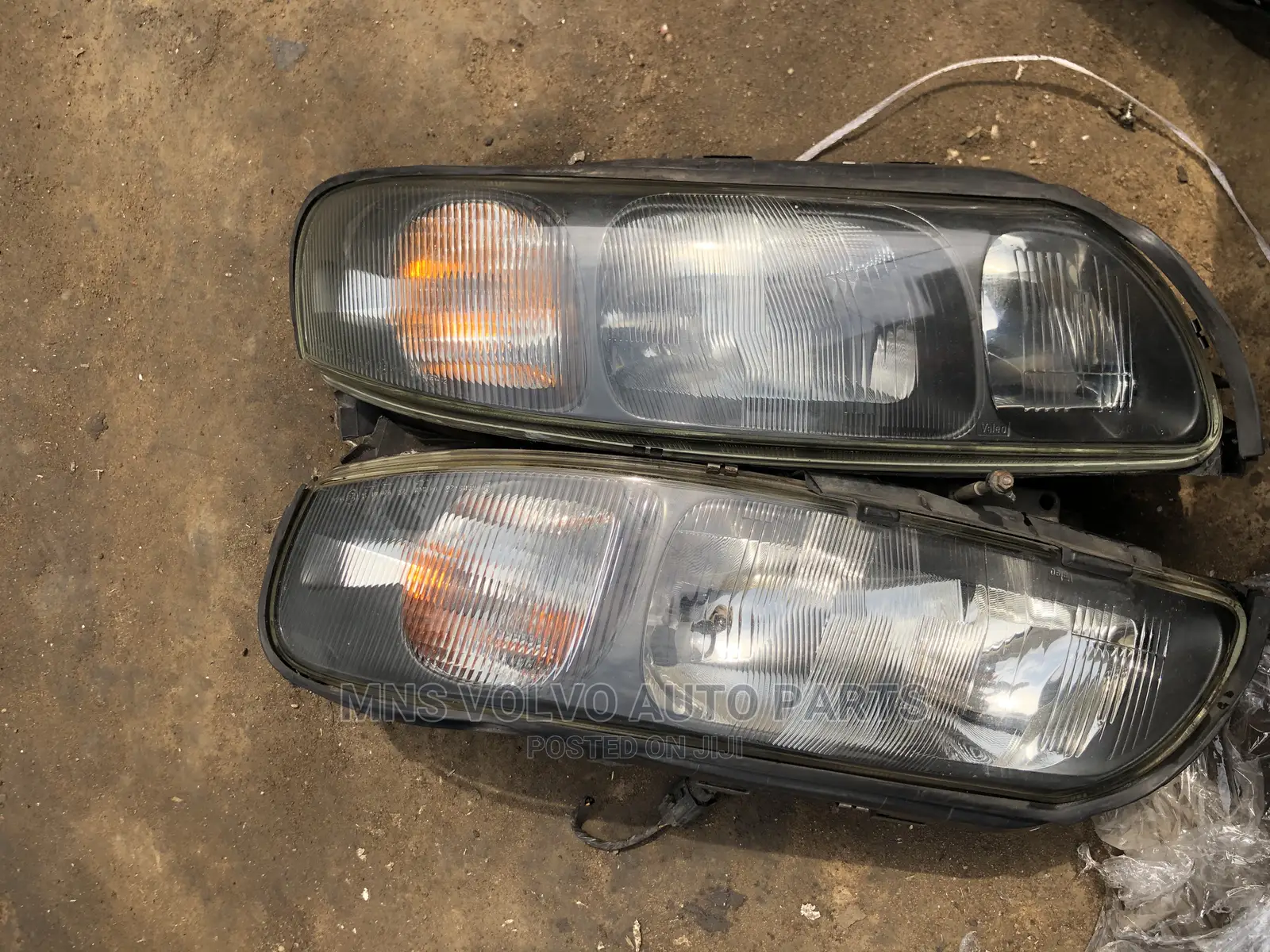 Volvo S60 V70 Headlight