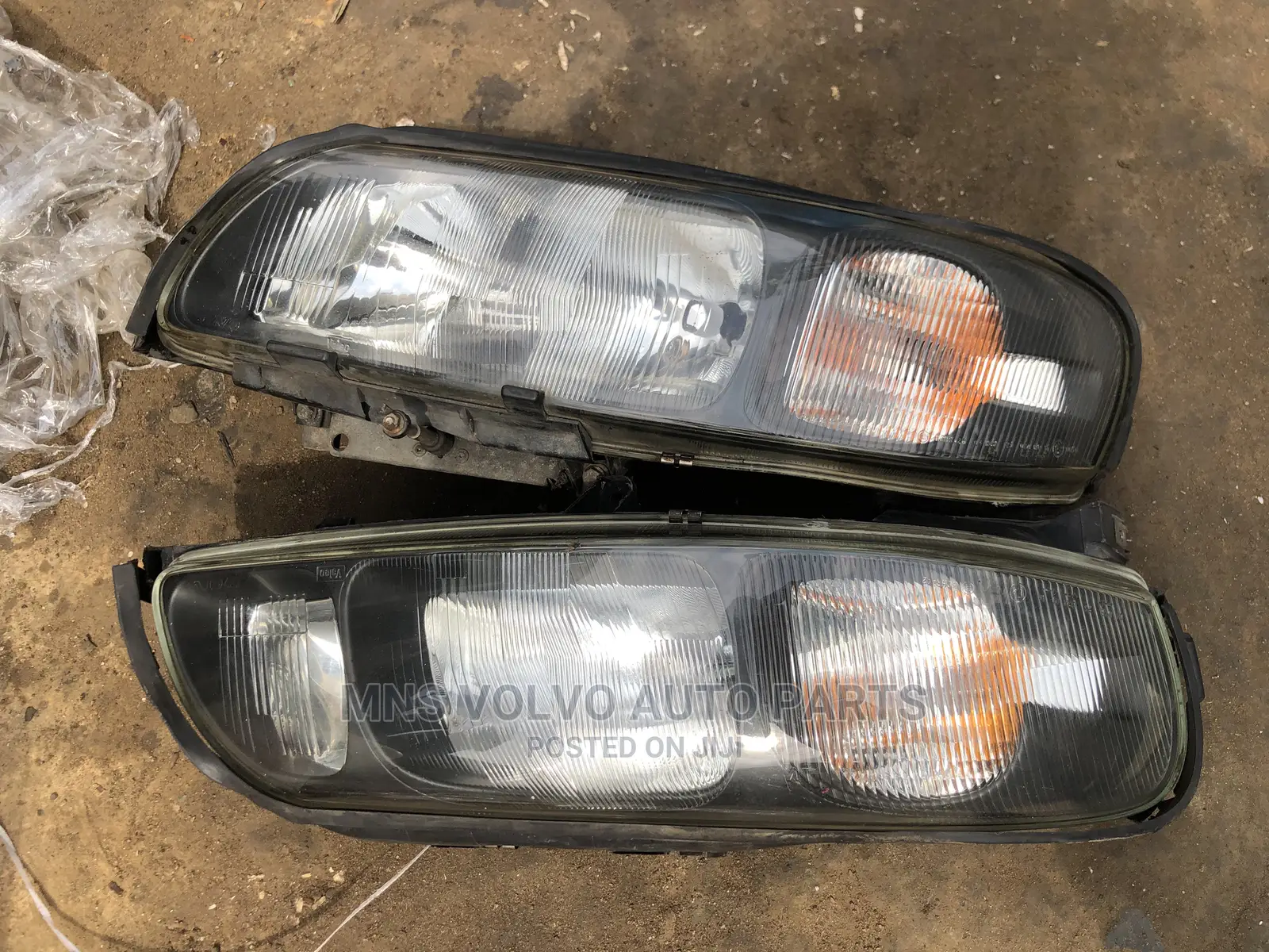 Volvo S60 V70 Headlight