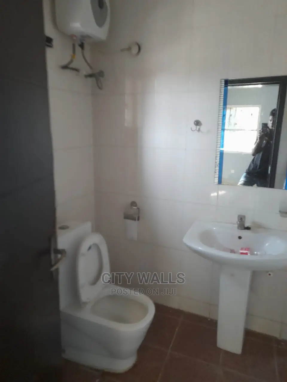 3bdrm Block of Flats in Idado for rent