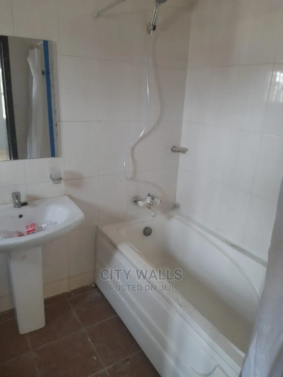 3bdrm Block of Flats in Idado for rent