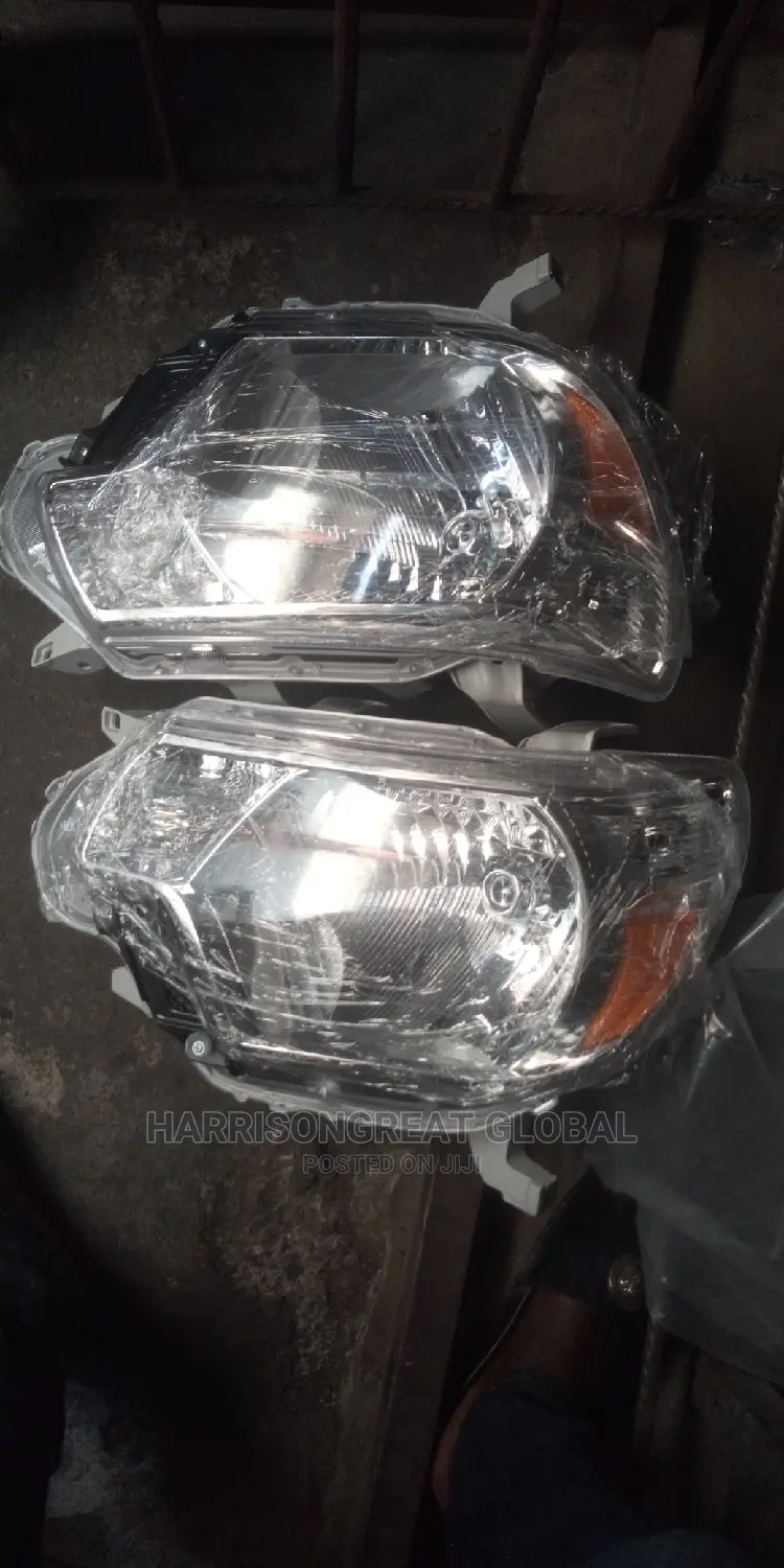 Head Lights for Toyota Tacoma 2012 Model