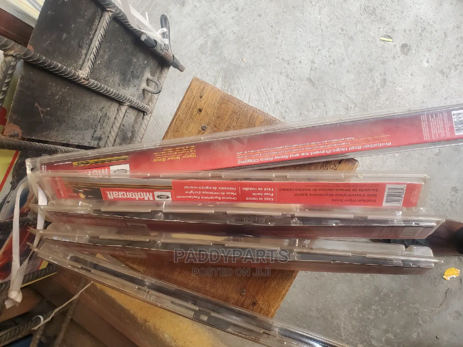 Ford Explorer and Edge Wiper Blade