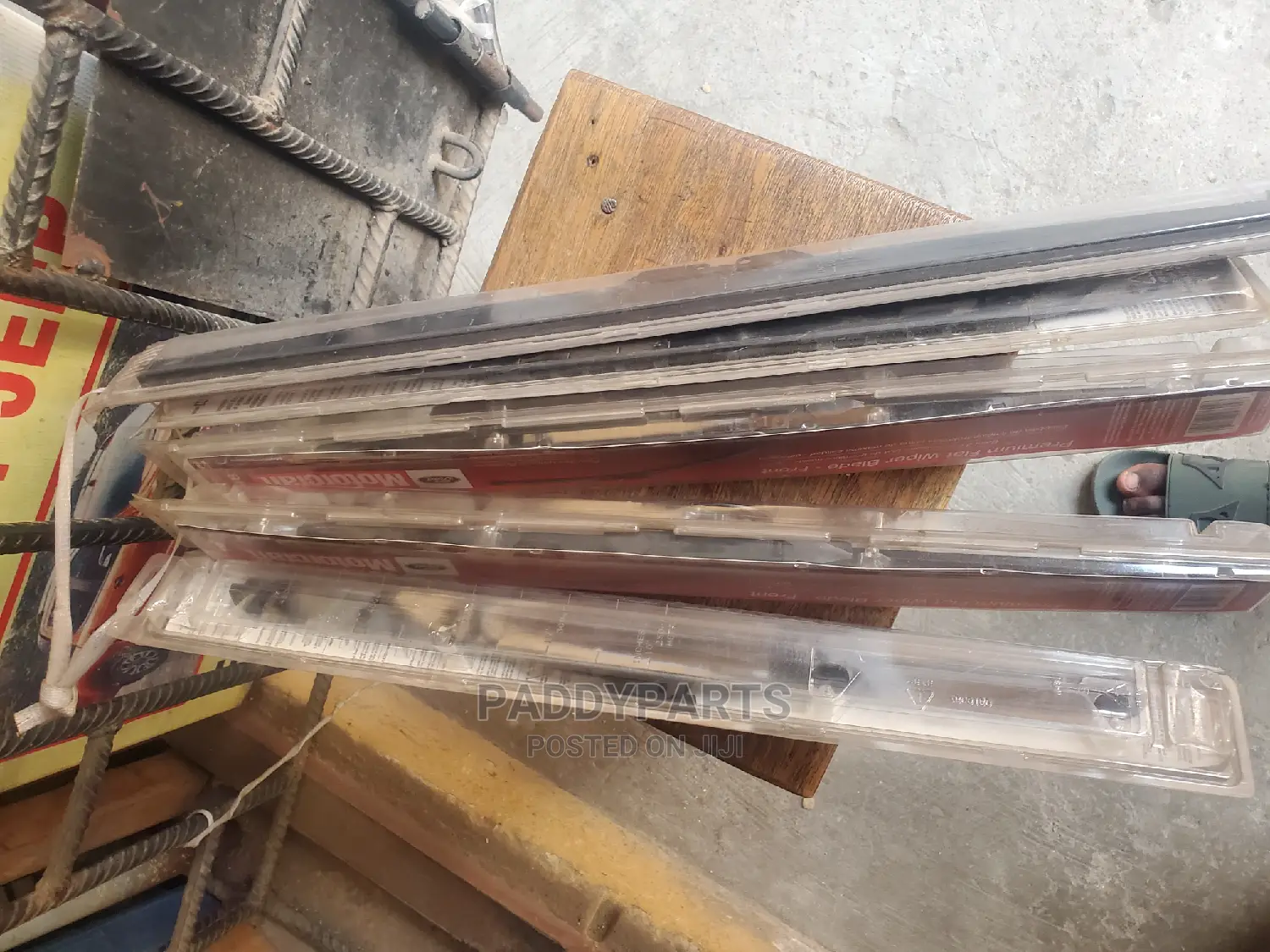Ford Explorer and Edge Wiper Blade