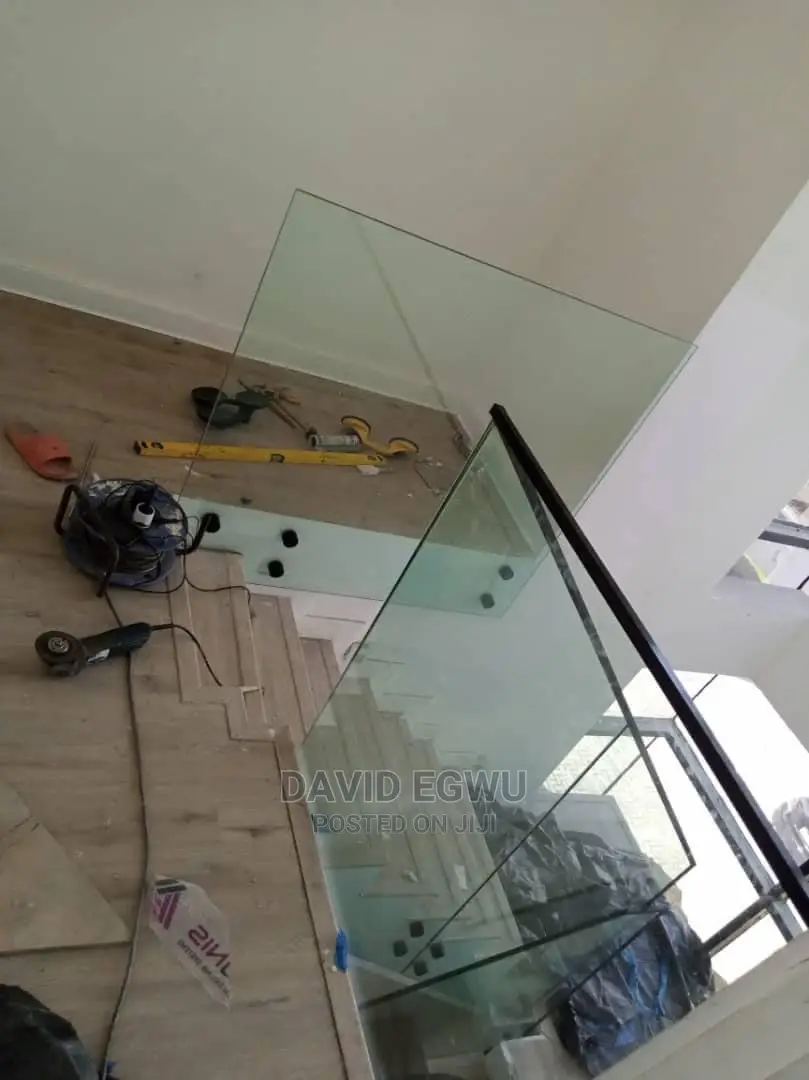 Frameless Glass Rail With Side Rail